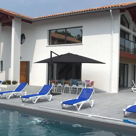 Sleeps 12 Pool Air Con Wifi 盖塔里