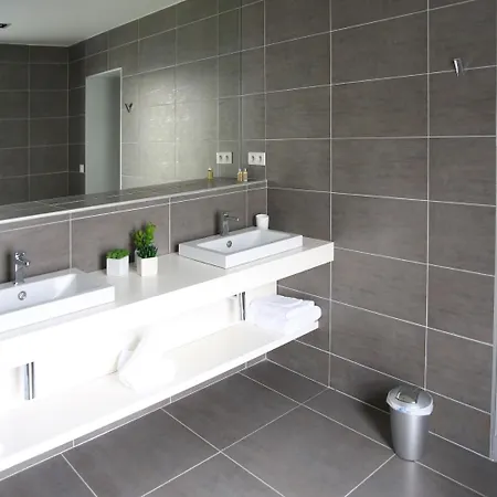 Sleeps 12 Pool Air Con Wifi Guethary